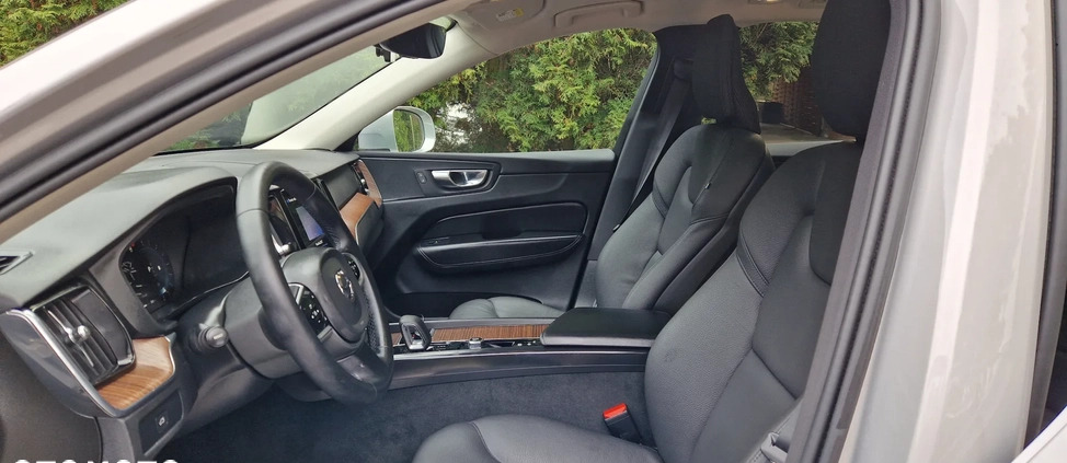 Volvo XC 60 cena 188000 przebieg: 6600, rok produkcji 2023 z Ostrów Wielkopolski małe 704